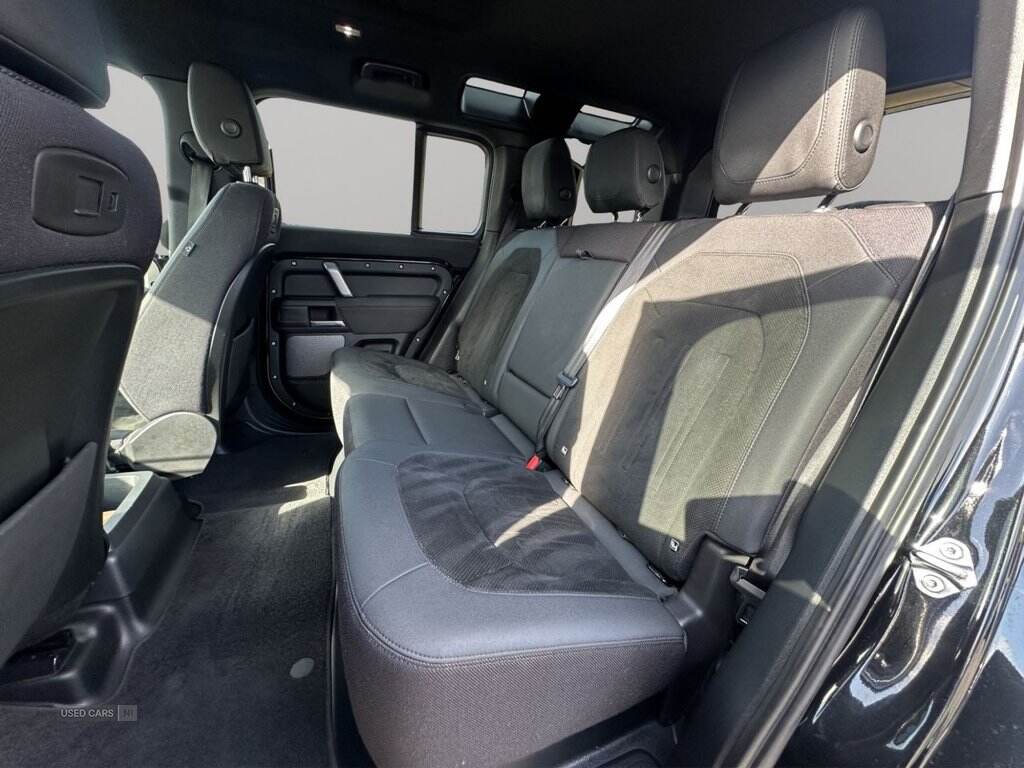Jan 2022 Land Rover Defender 3.0 D250 X-Dynamic S 110 5dr Auto