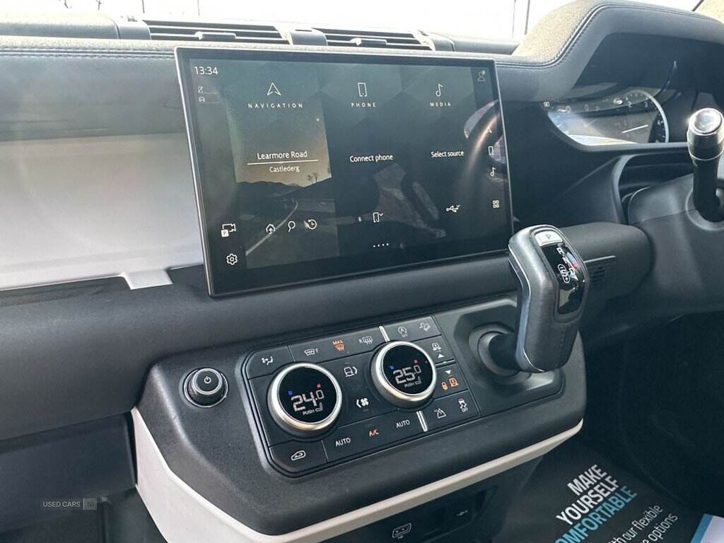 Jan 2022 Land Rover Defender 3.0 D250 X-Dynamic S 110 5dr Auto