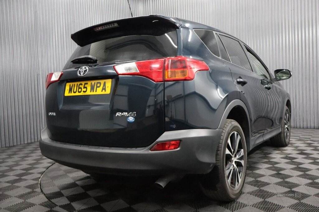 Oct 2015 Toyota RAV4 2.0 D-4D Icon 5dr 2WD