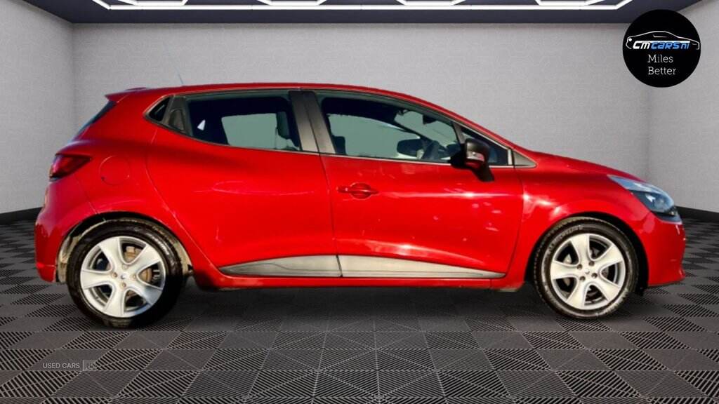 Feb 2016 Renault Clio 1.2 16V Play 5dr