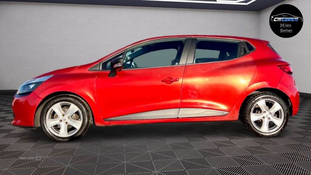 Feb 2016 Renault Clio 1.2 16V Play 5dr