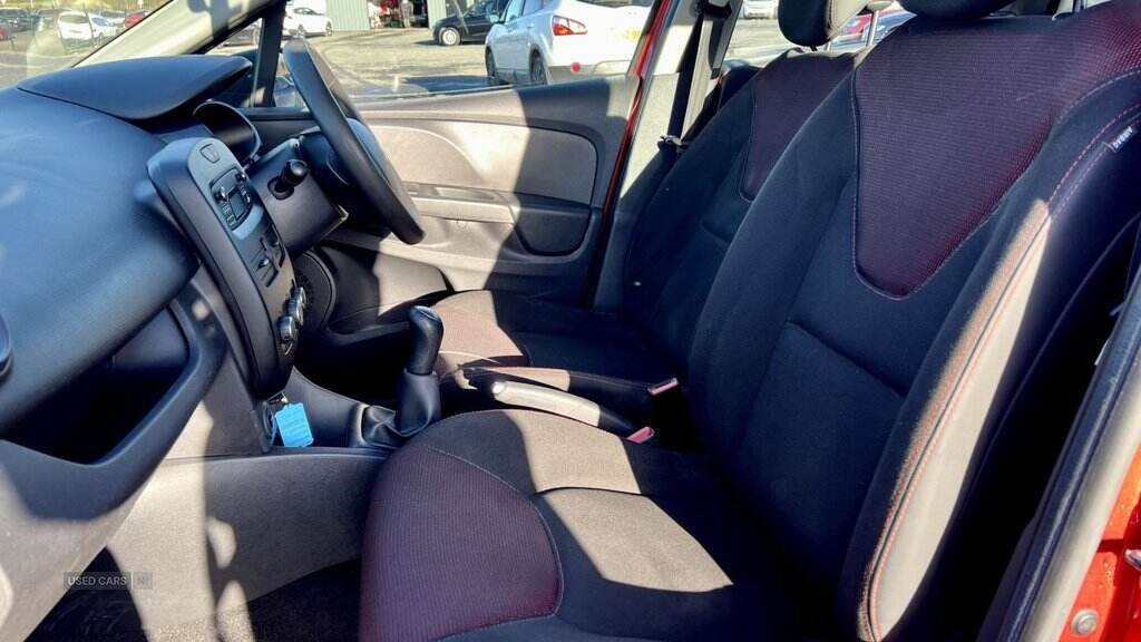 Feb 2016 Renault Clio 1.2 16V Play 5dr