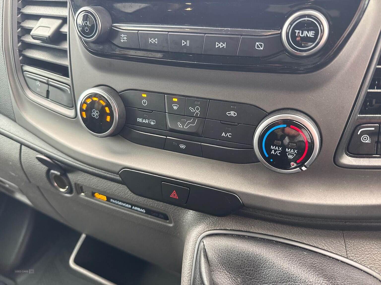 May 2021 Ford Transit 2.0 Ecoblue 130Ps H3 17 Seater Leader