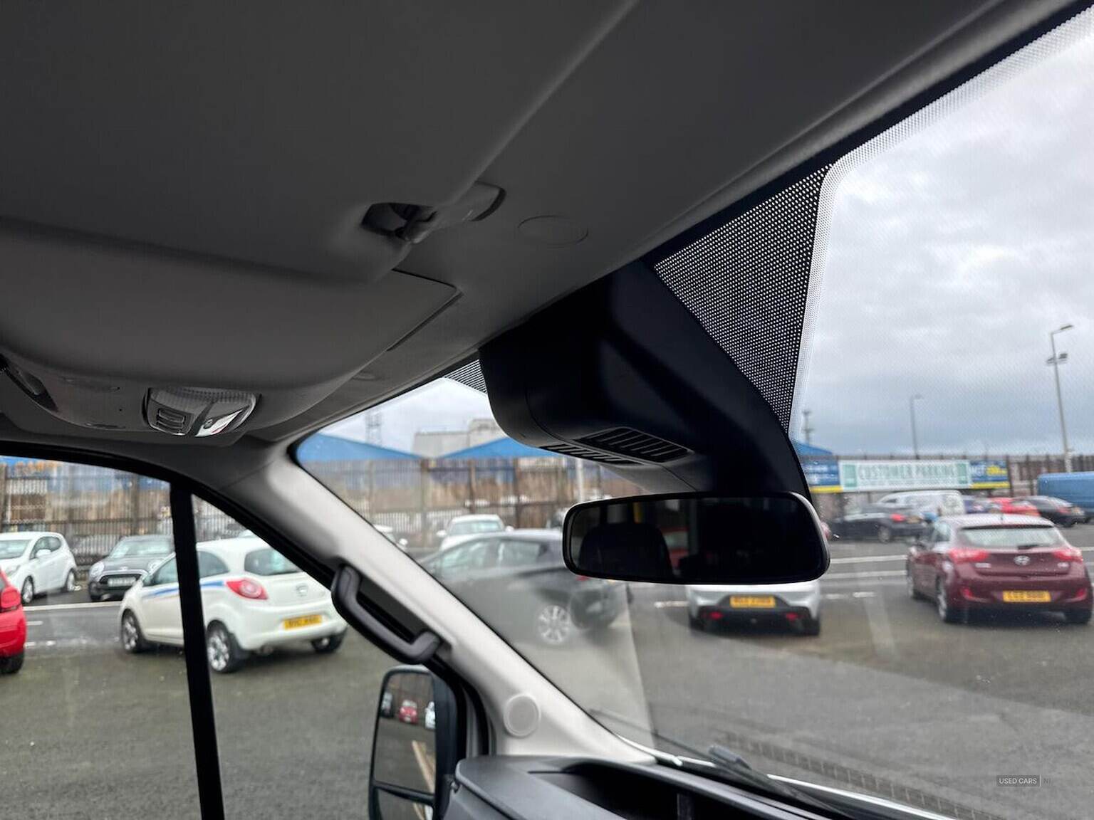 May 2021 Ford Transit 2.0 Ecoblue 130Ps H3 17 Seater Leader