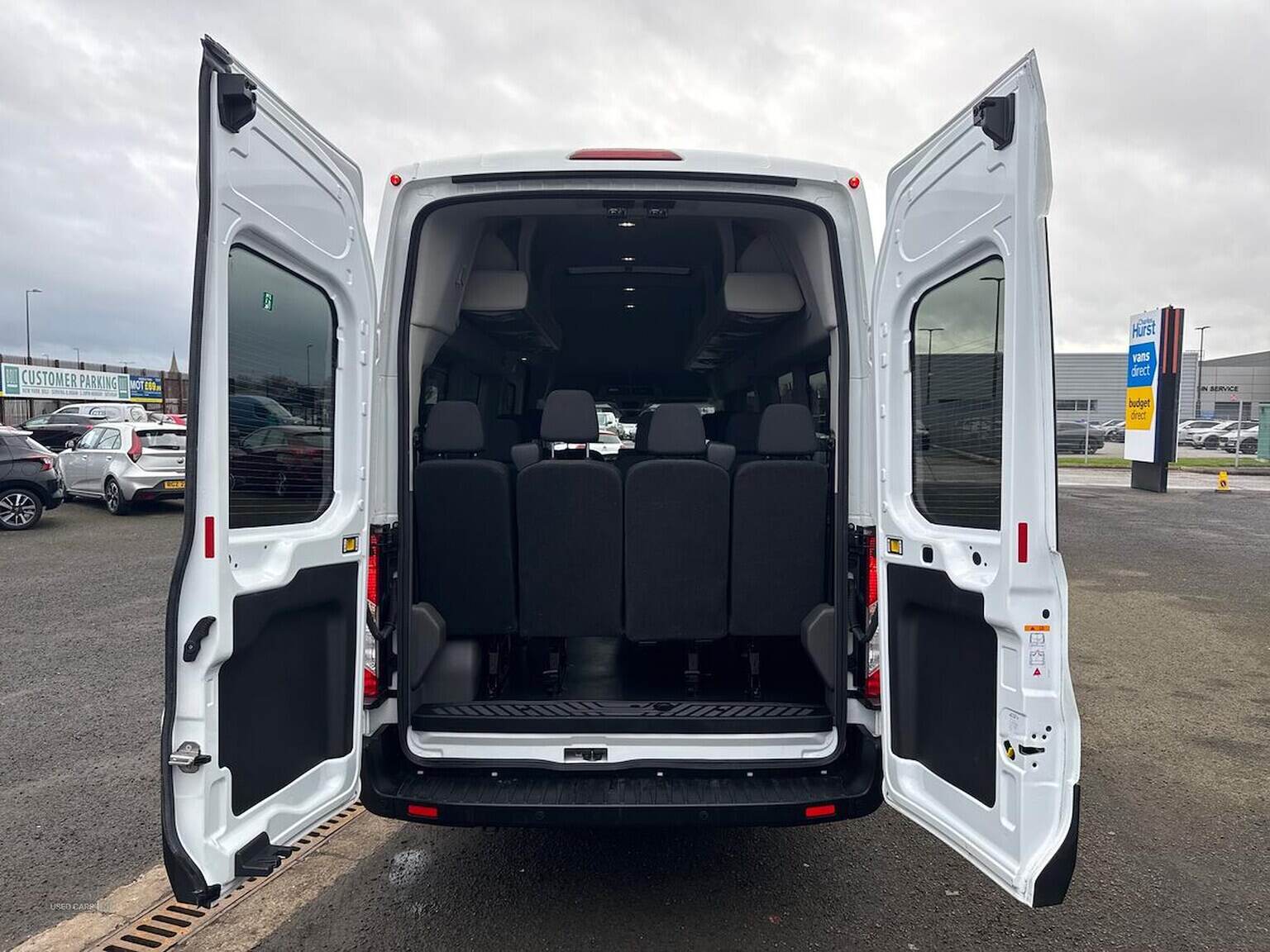 May 2021 Ford Transit 2.0 Ecoblue 130Ps H3 17 Seater Leader