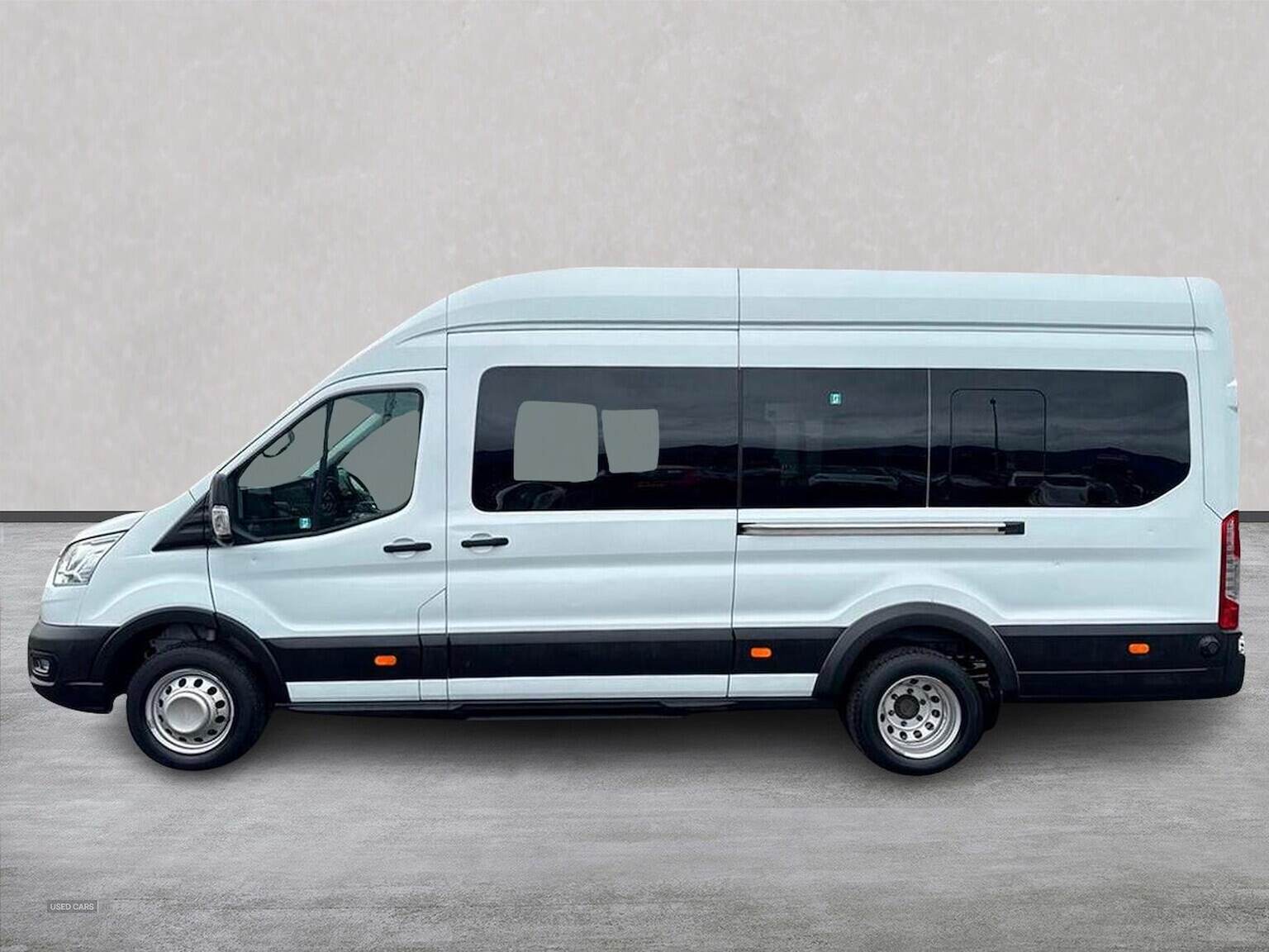 May 2021 Ford Transit 2.0 Ecoblue 130Ps H3 17 Seater Leader