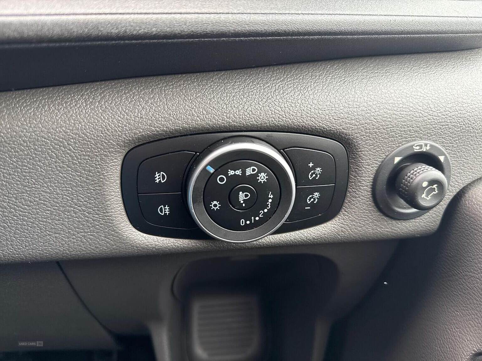 May 2021 Ford Transit 2.0 Ecoblue 130Ps H3 17 Seater Leader