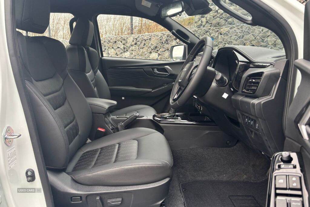  2025 Isuzu D-Max V-Cross 1.9 4WD Euro 6 (s/s) 4dr