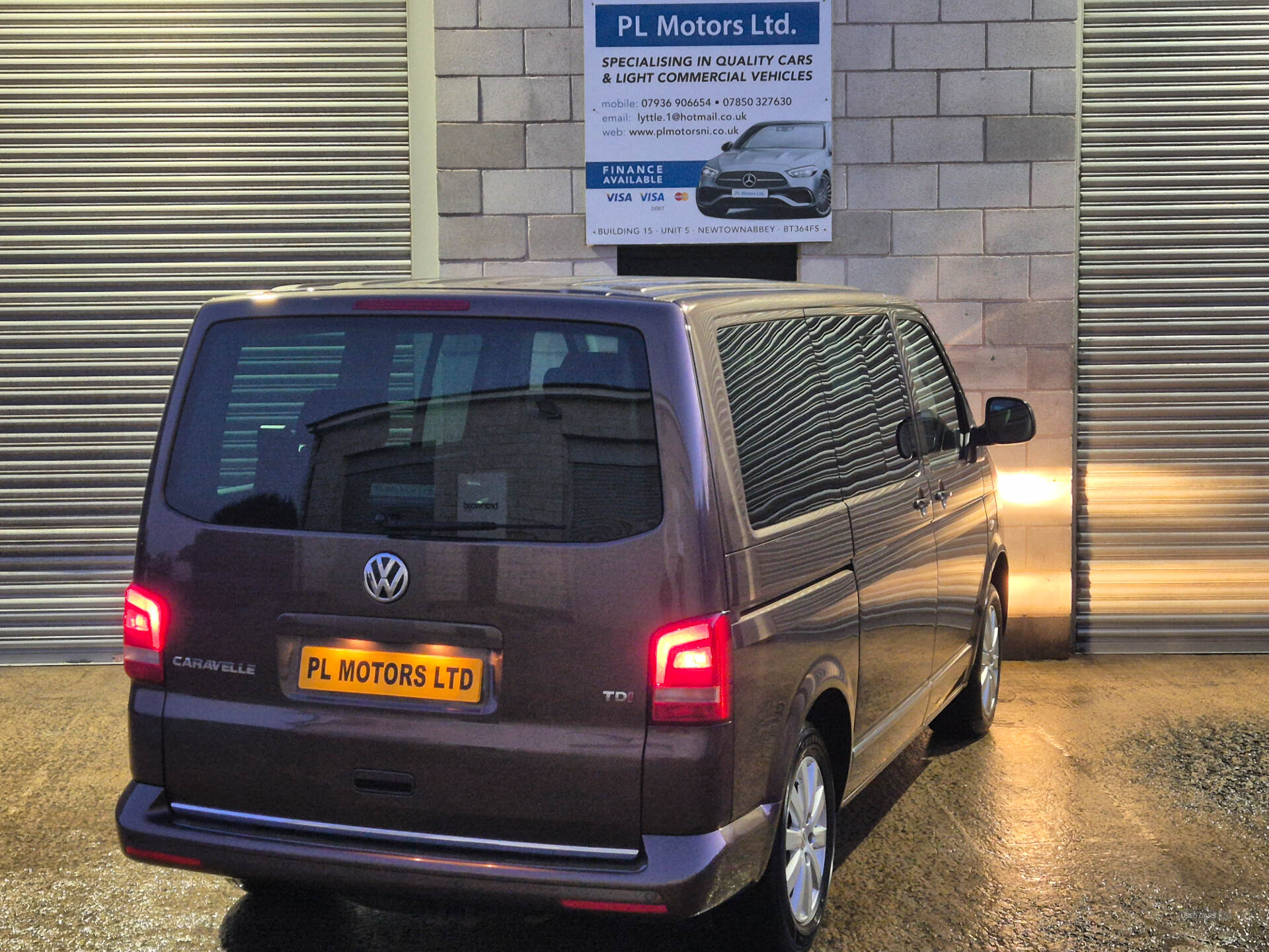 Oct 2012 Volkswagen Caravelle 2.0 TDI Executive 140 5dr DSG