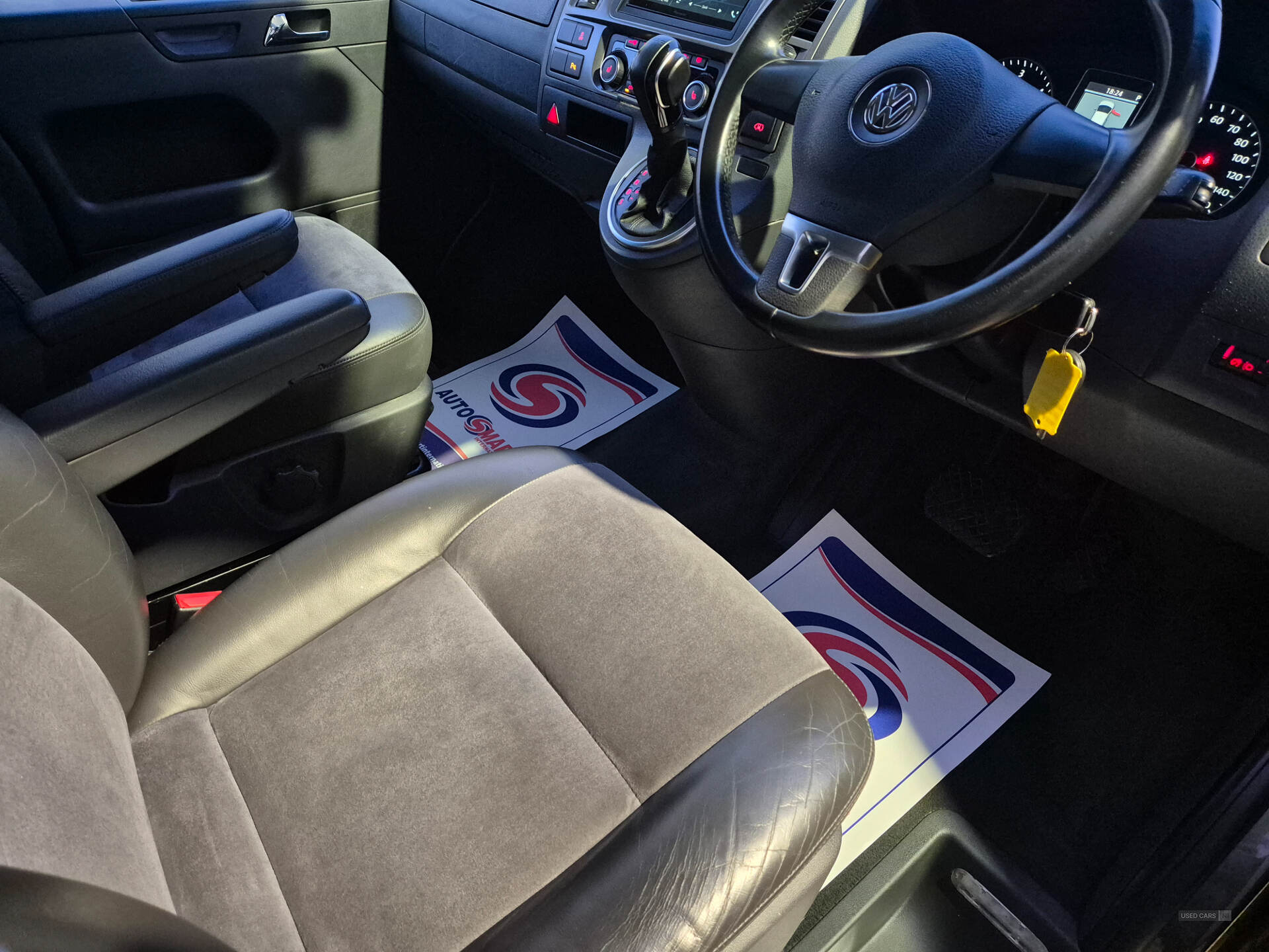 Oct 2012 Volkswagen Caravelle 2.0 TDI Executive 140 5dr DSG