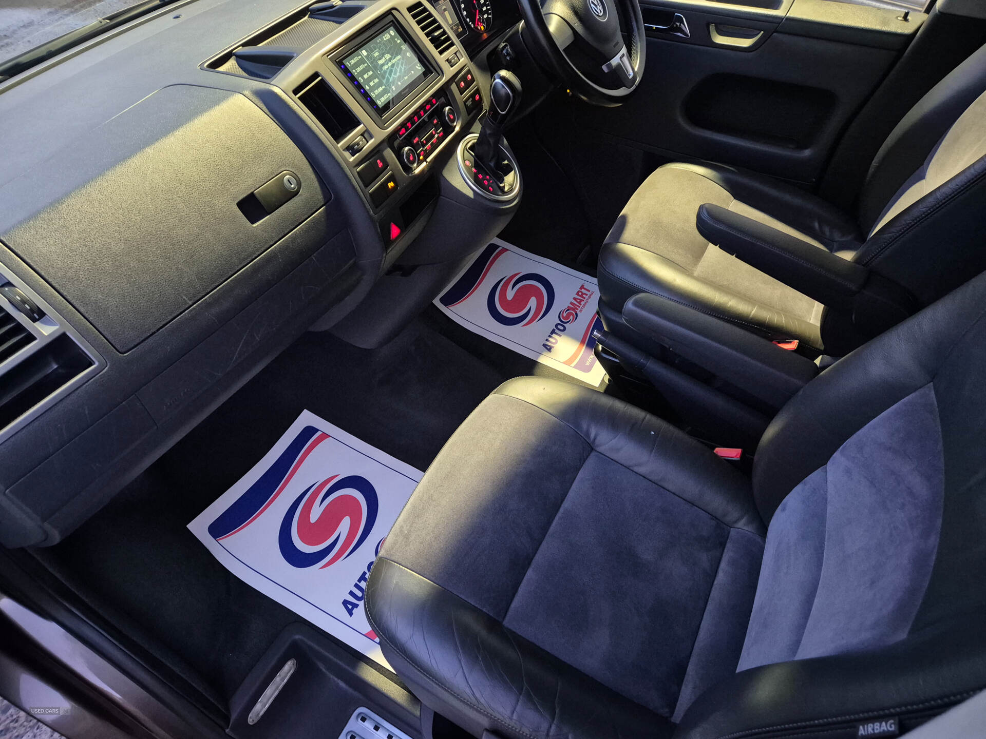 Oct 2012 Volkswagen Caravelle 2.0 TDI Executive 140 5dr DSG