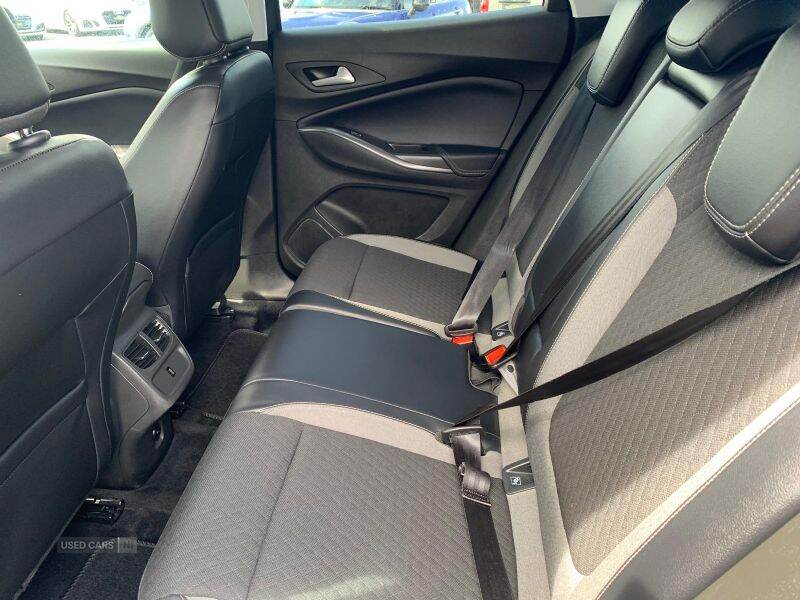 Jan 2022 Vauxhall Grandland X 1.5 Turbo D SRi Nav 5dr