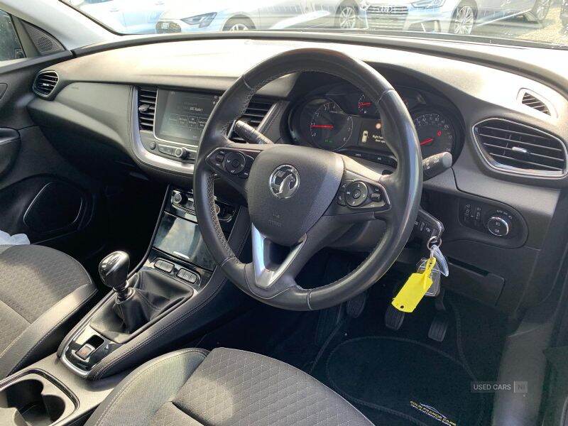 Jan 2022 Vauxhall Grandland X 1.5 Turbo D SRi Nav 5dr
