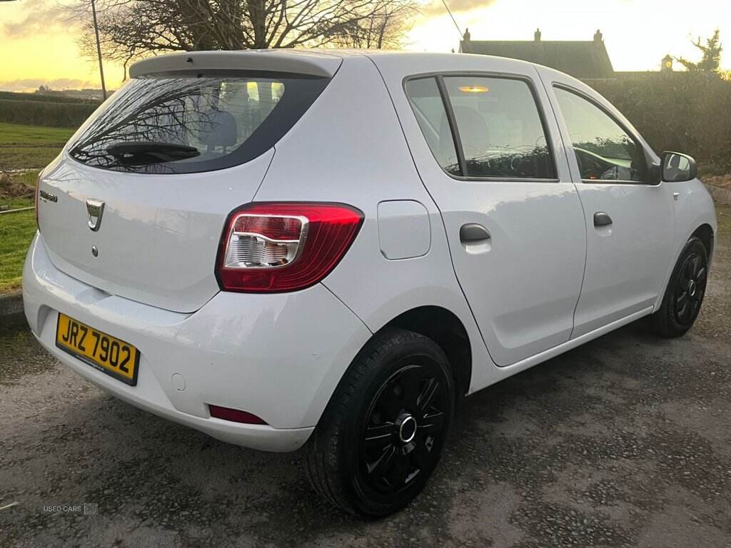 Aug 2015 Dacia Sandero 1.2 16V 75 Ambiance 5dr