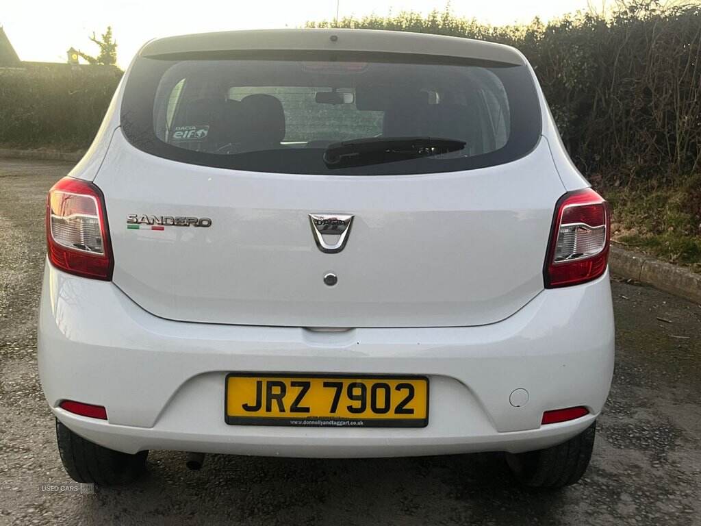 Aug 2015 Dacia Sandero 1.2 16V 75 Ambiance 5dr