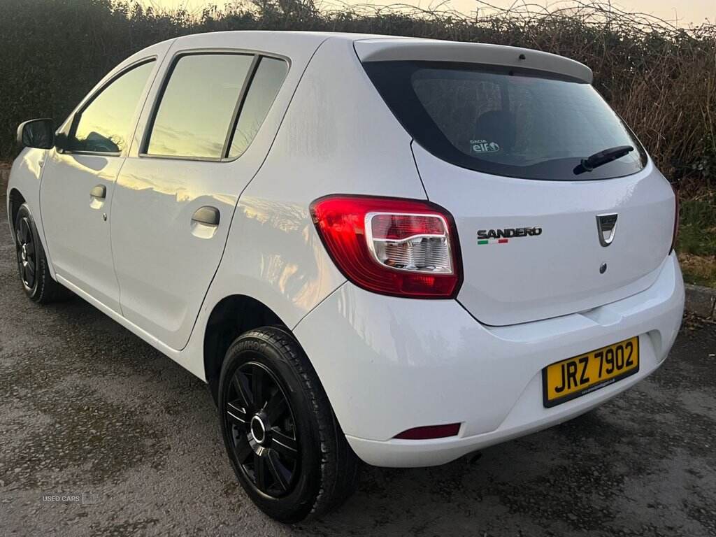 Aug 2015 Dacia Sandero 1.2 16V 75 Ambiance 5dr
