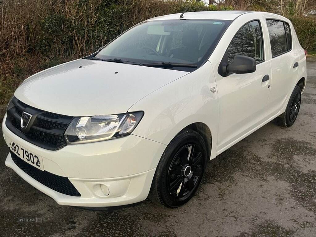 Aug 2015 Dacia Sandero 1.2 16V 75 Ambiance 5dr