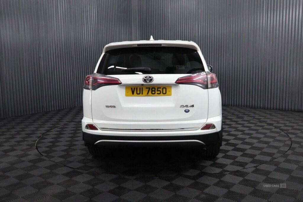 May 2016 Toyota RAV4 2.0 D-4D Icon 5dr 2WD