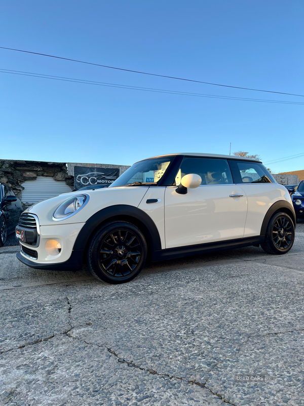 MINI Hatch in Down