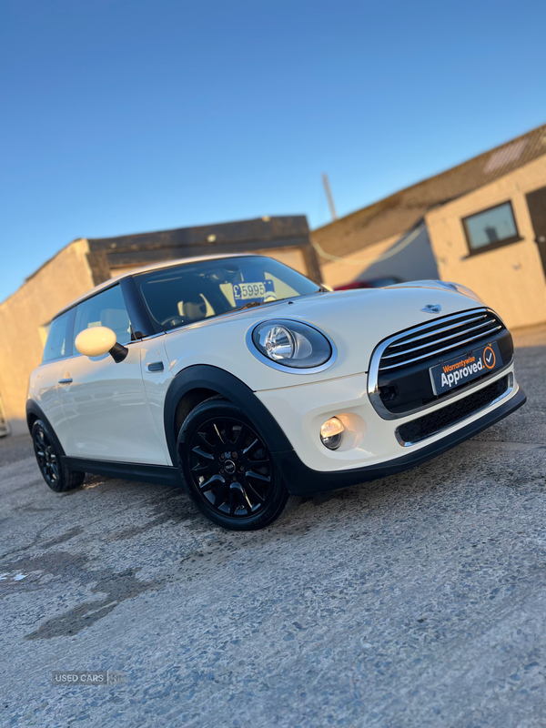 MINI Hatch in Down