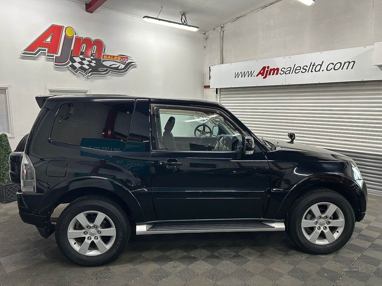 2024 Mitsubishi Pajero