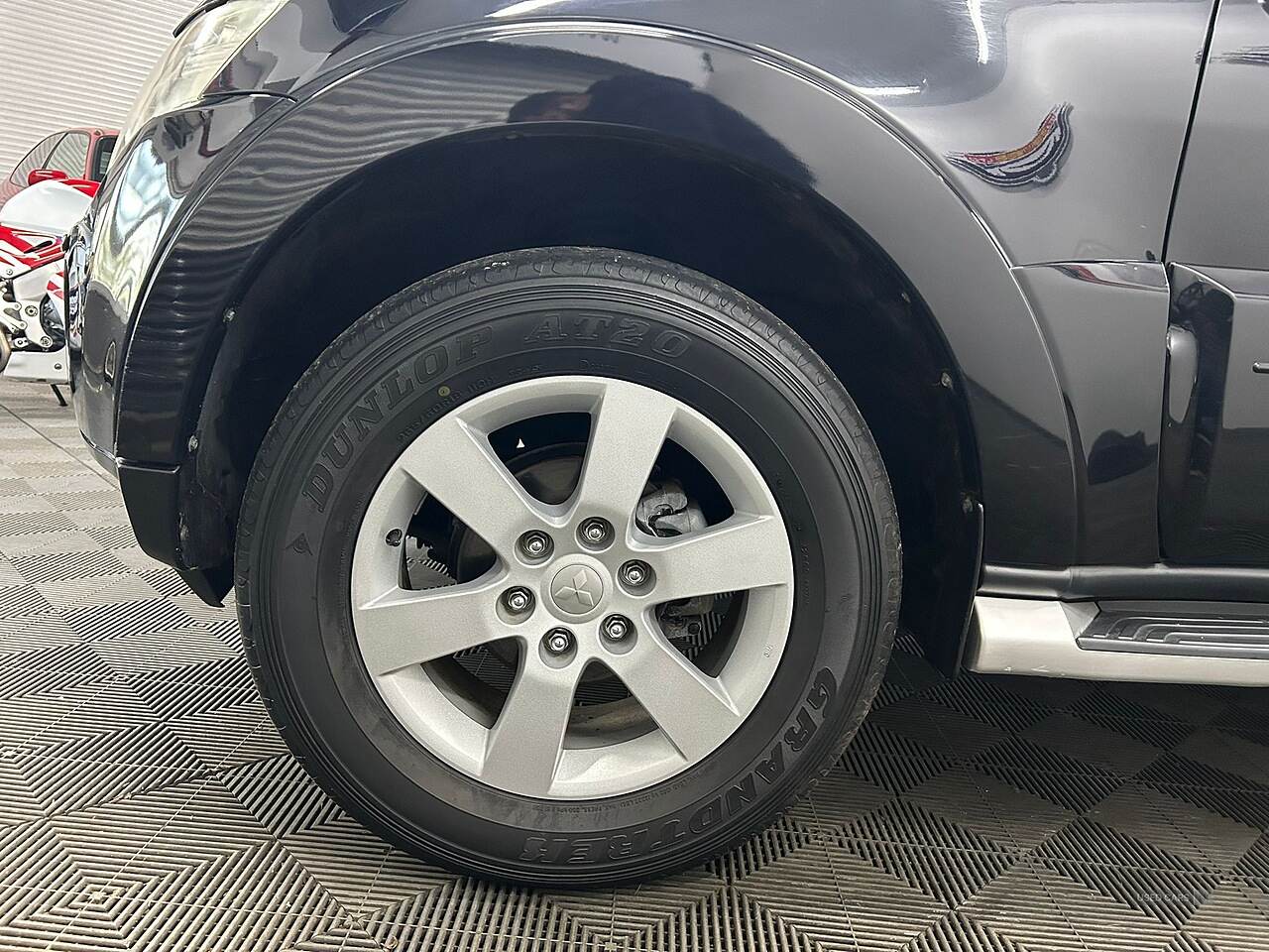 2024 Mitsubishi Pajero