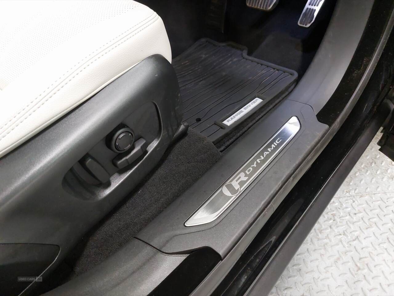 Sep 2021 Land Rover Range Rover Velar 2.0 D200 Edition 5dr Auto