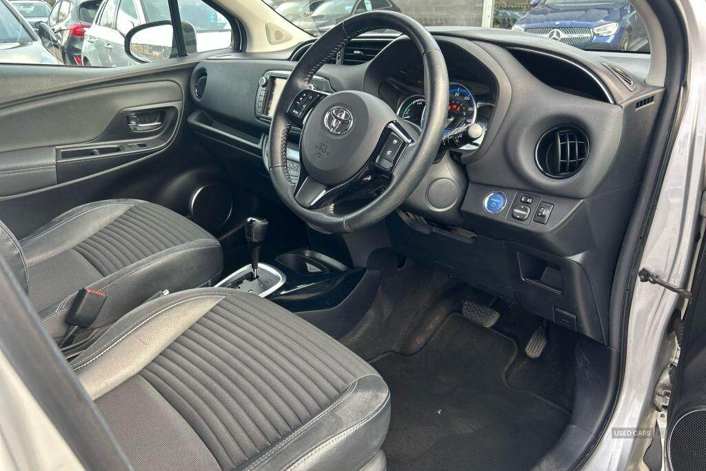 Mar 2016 Toyota Yaris 1.5 Hybrid Excel 5dr CVT