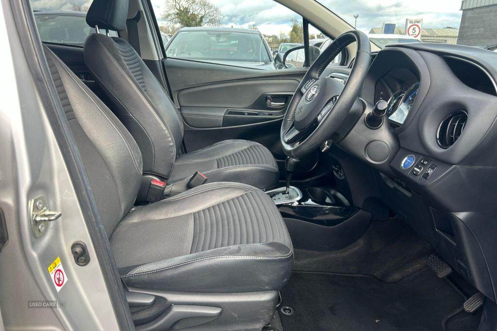 Mar 2016 Toyota Yaris 1.5 Hybrid Excel 5dr CVT