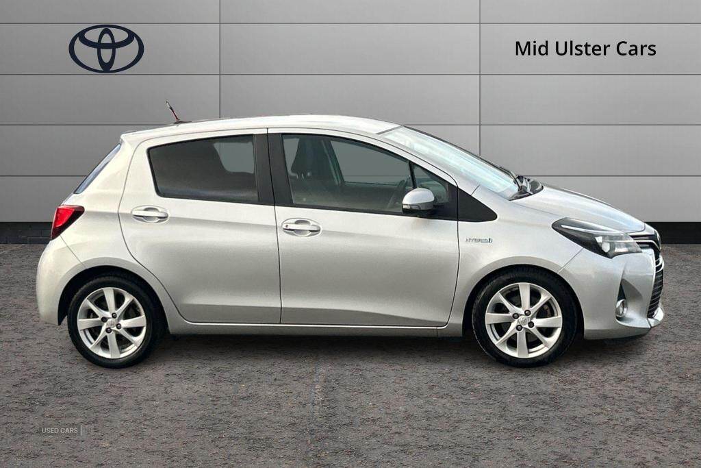 Mar 2016 Toyota Yaris 1.5 Hybrid Excel 5dr CVT