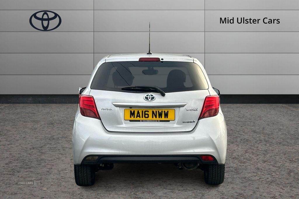 Mar 2016 Toyota Yaris 1.5 Hybrid Excel 5dr CVT