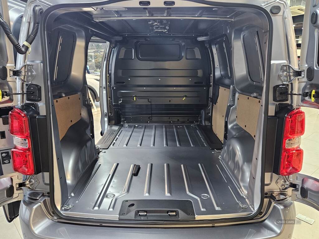 Jan 2025 Citroen Dispatch 2.0 BlueHDi 145ps Van Driver