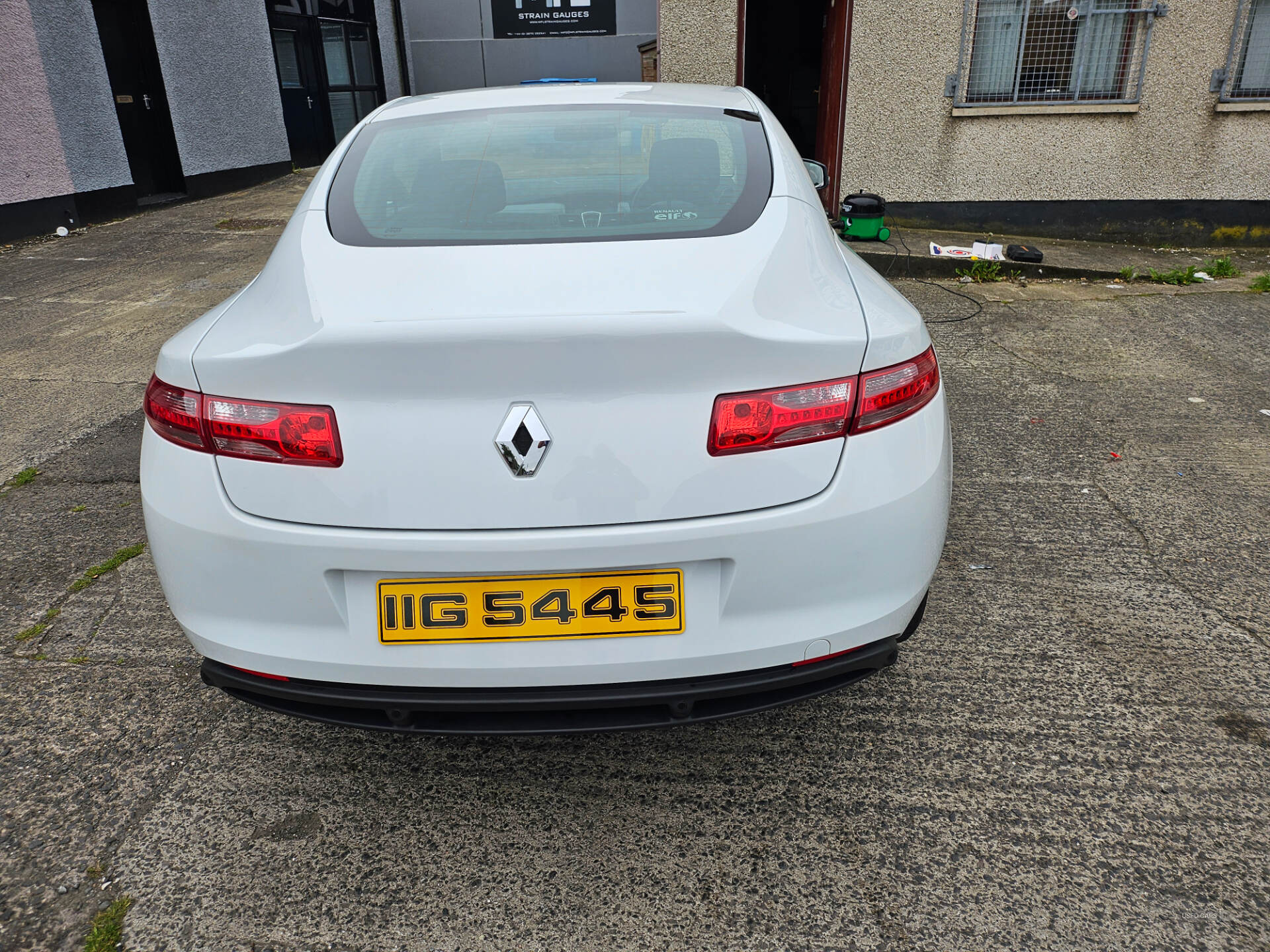 Apr 2010 Renault Laguna 2.0 dCi 150 TomTom Edition 3dr
