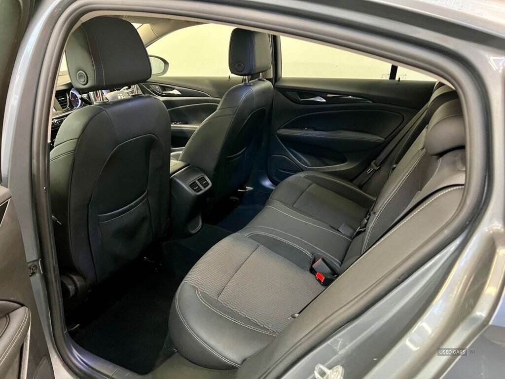 Mar 2020 Vauxhall Insignia 1.6 Turbo D ecoTec SRi Nav 5dr