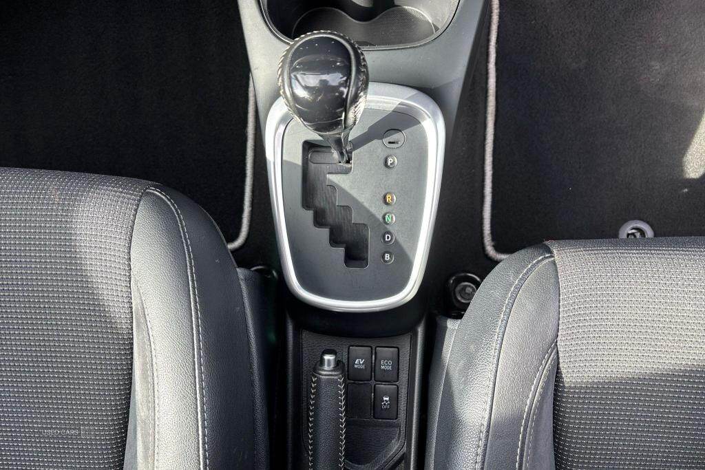 May 2017 Toyota Yaris 1.5 Hybrid Excel 5dr CVT