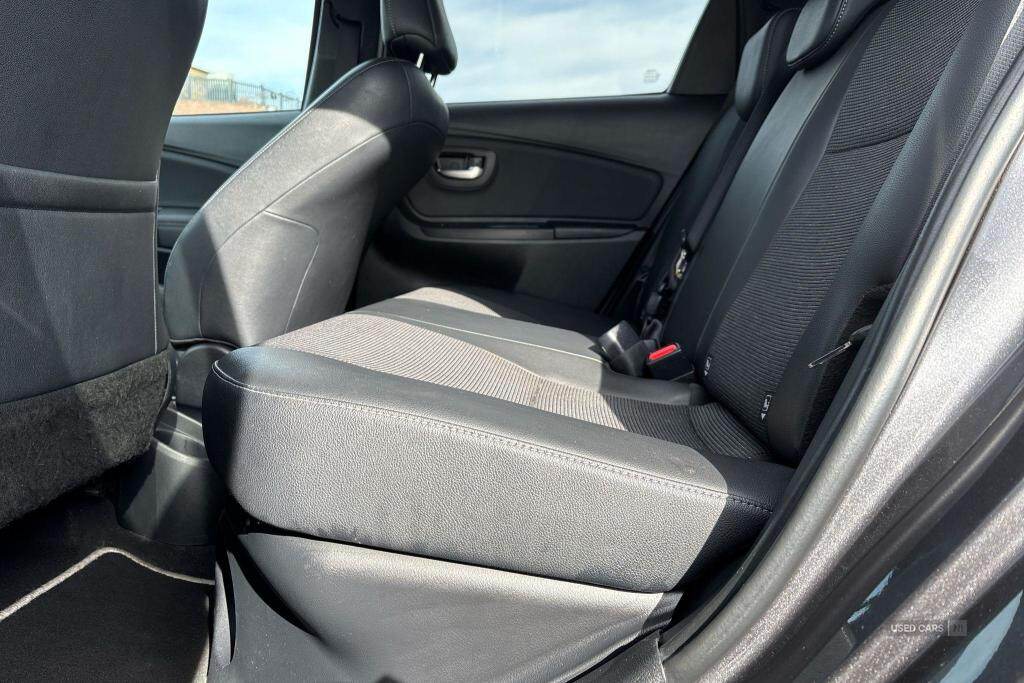 May 2017 Toyota Yaris 1.5 Hybrid Excel 5dr CVT