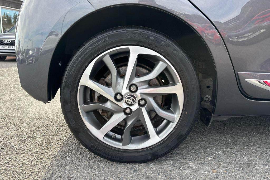 May 2017 Toyota Yaris 1.5 Hybrid Excel 5dr CVT