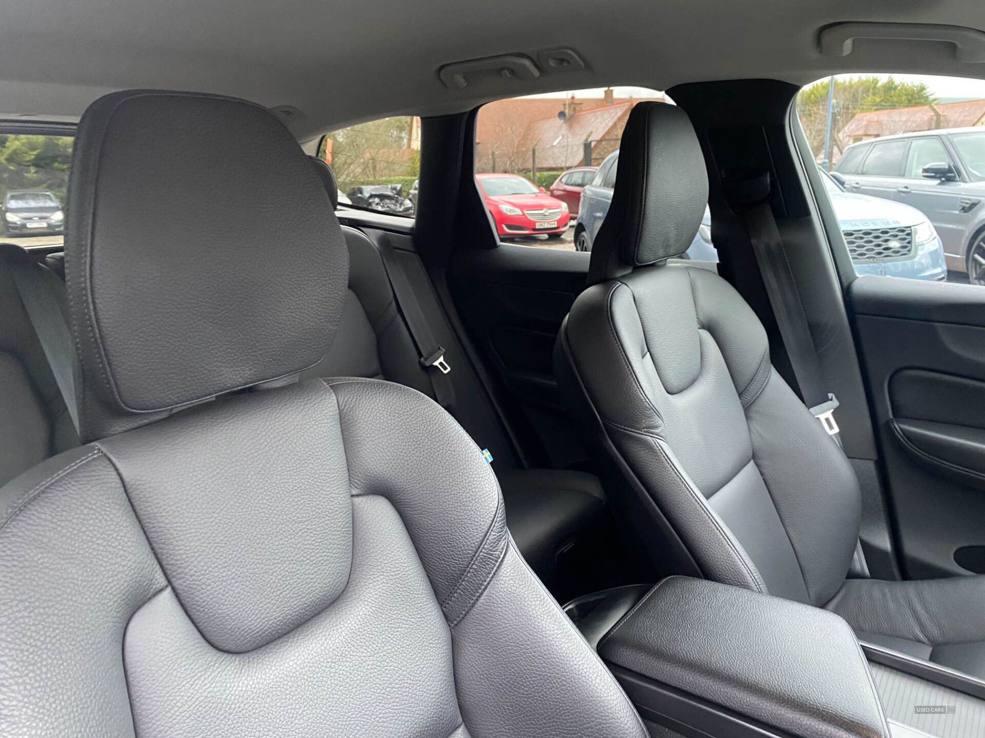 Apr 2022 Volvo XC60 2.0 B4D Momentum 5dr AWD Geartronic