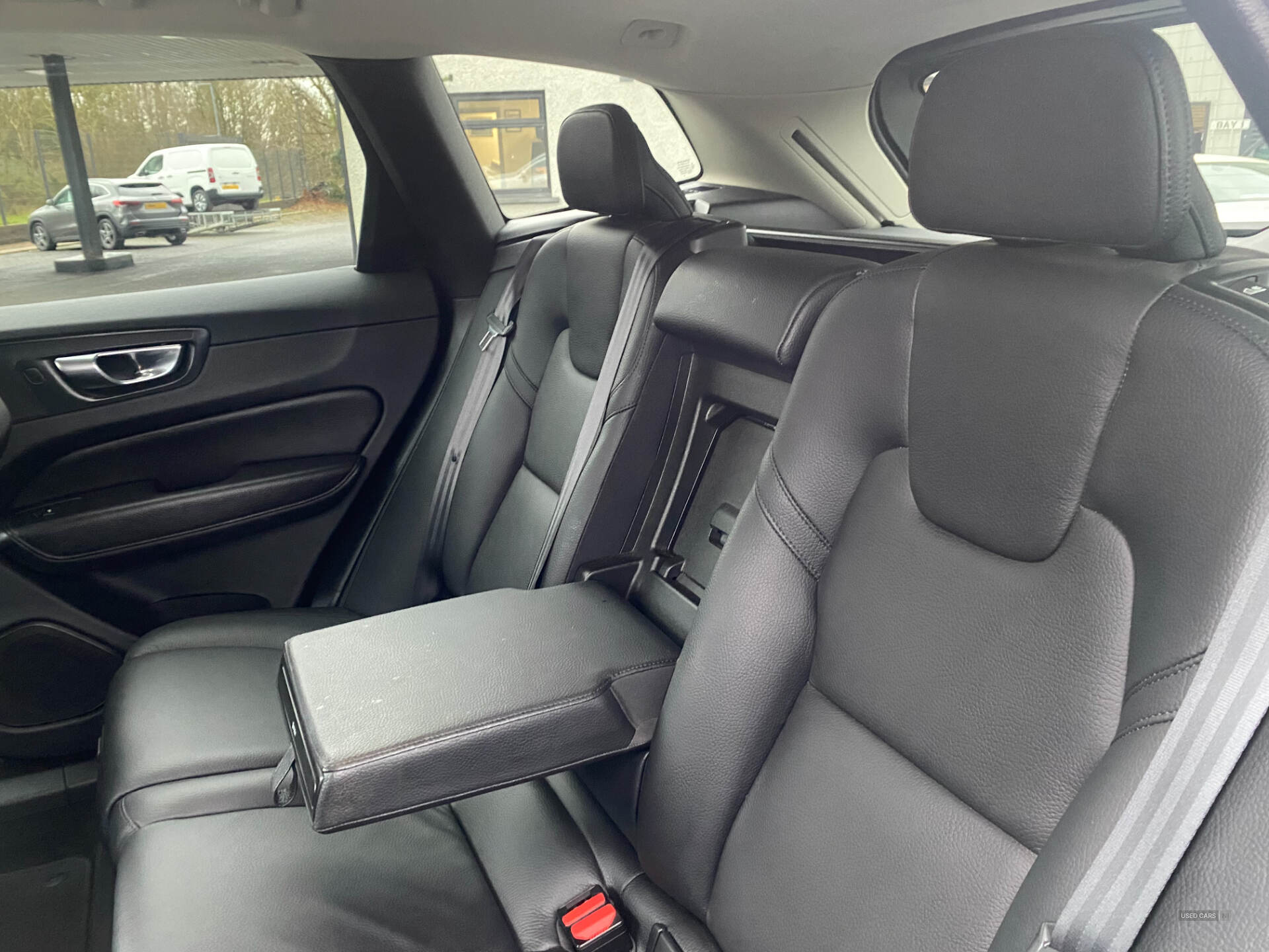 Apr 2022 Volvo XC60 2.0 B4D Momentum 5dr AWD Geartronic