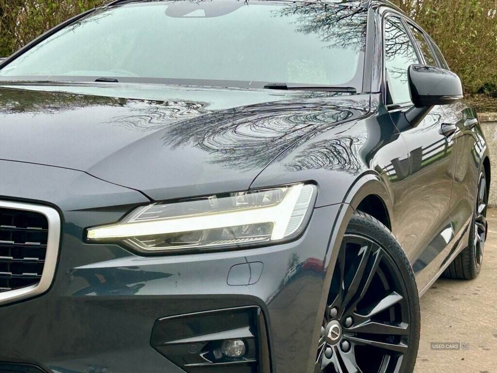 May 2019 Volvo V60 2.0 D3 R DESIGN Pro 5dr Auto