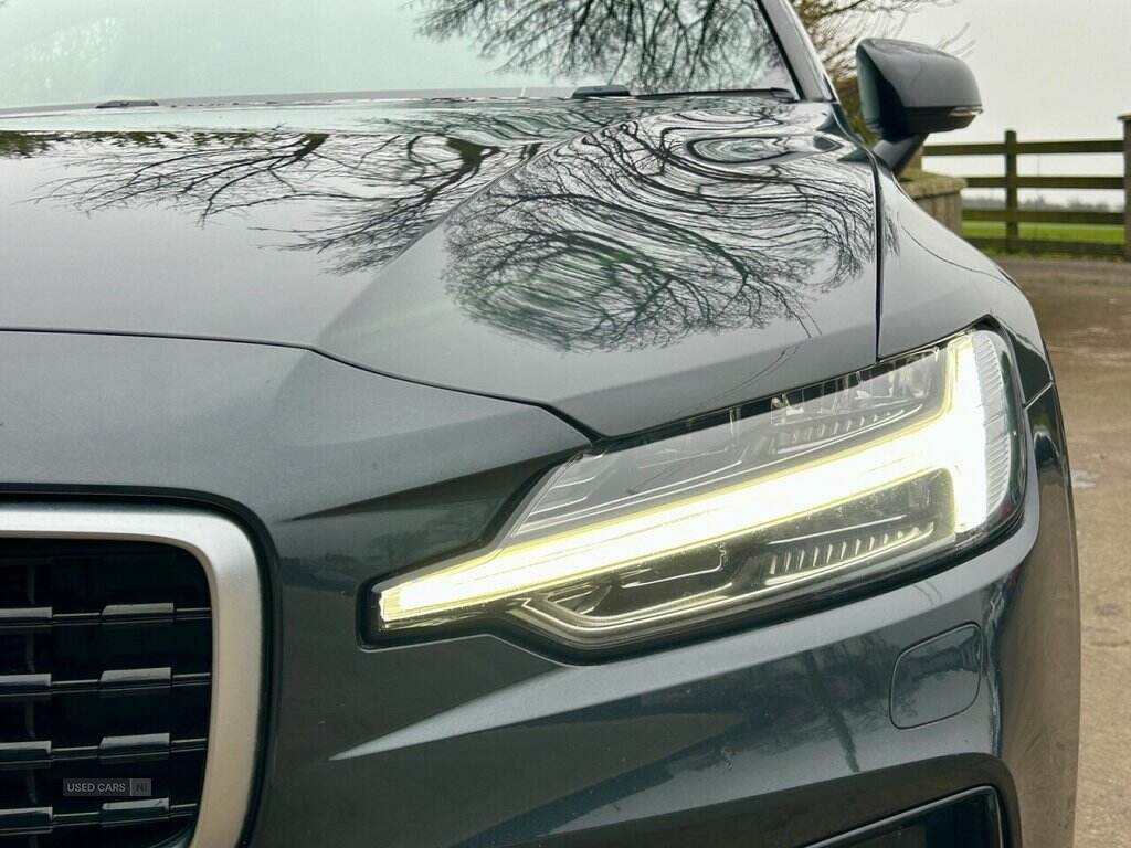 May 2019 Volvo V60 2.0 D3 R DESIGN Pro 5dr Auto