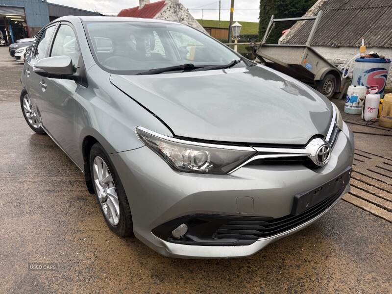 2017 Toyota Auris BUSINESS EDITION 1.6 D-4D 5dr
