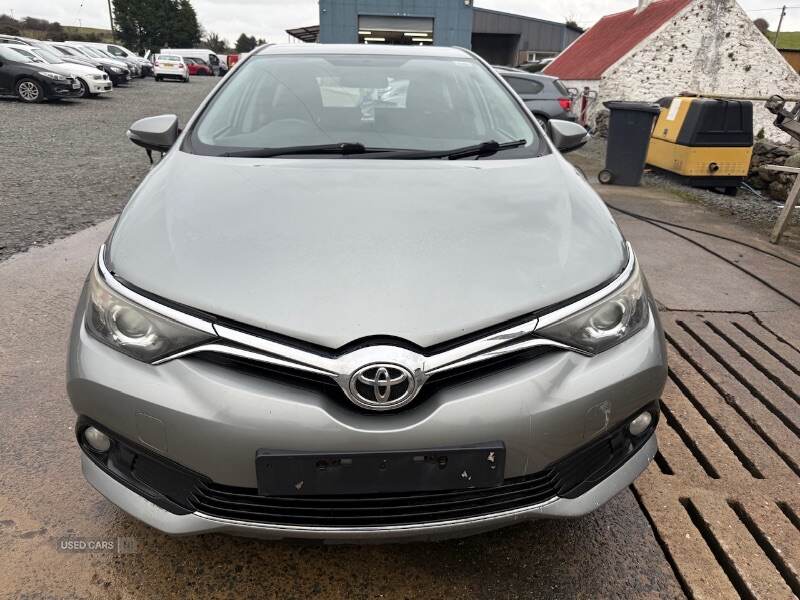  2017 Toyota Auris BUSINESS EDITION 1.6 D-4D 5dr