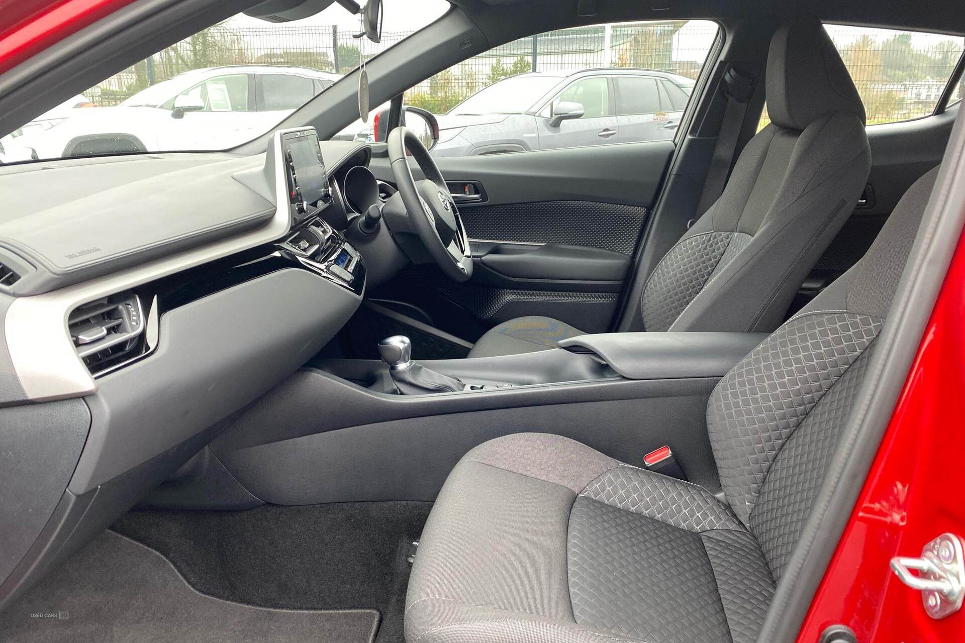 Oct 2023 Toyota C-HR 1.8 Hybrid Icon 5dr CVT