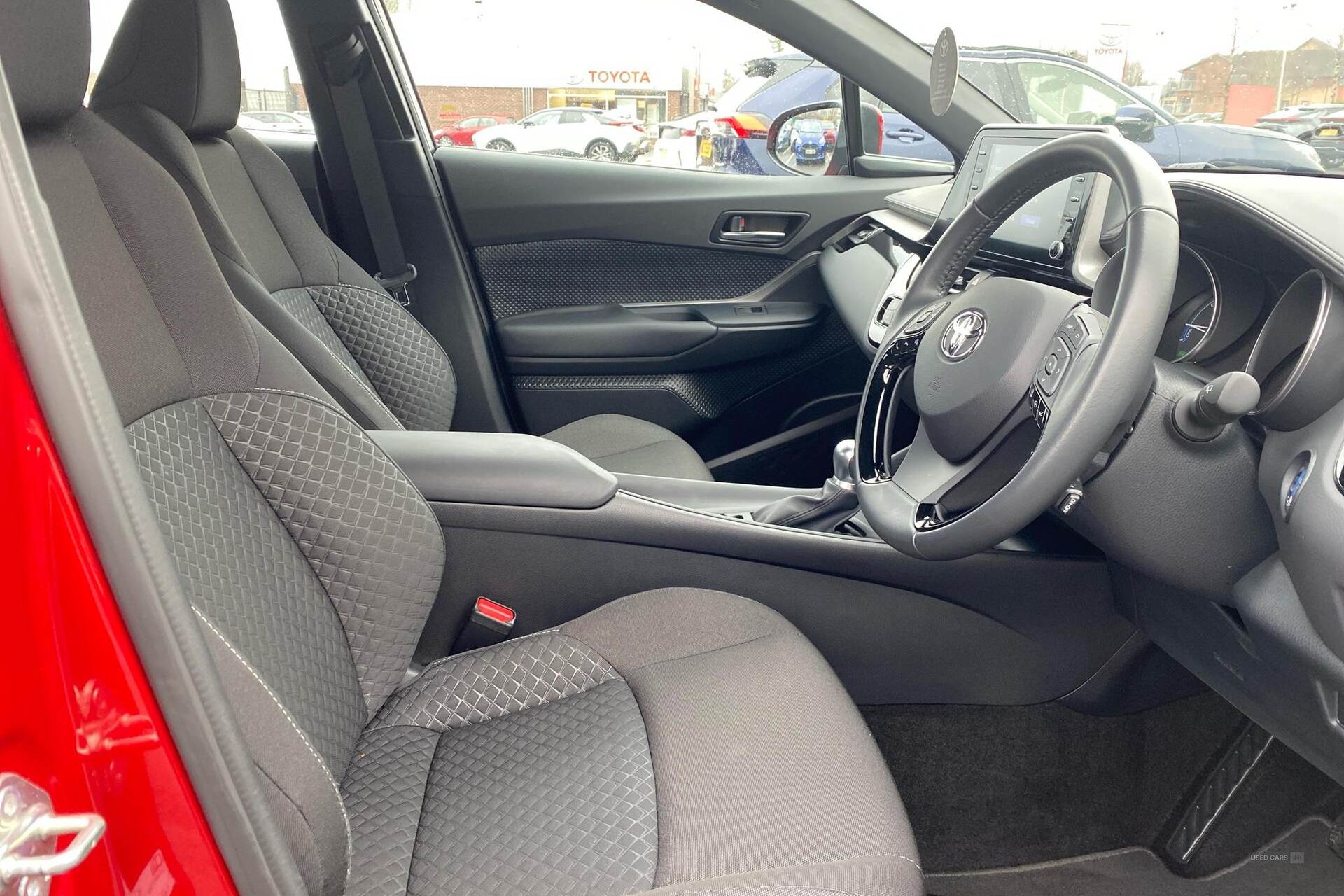 Oct 2023 Toyota C-HR 1.8 Hybrid Icon 5dr CVT