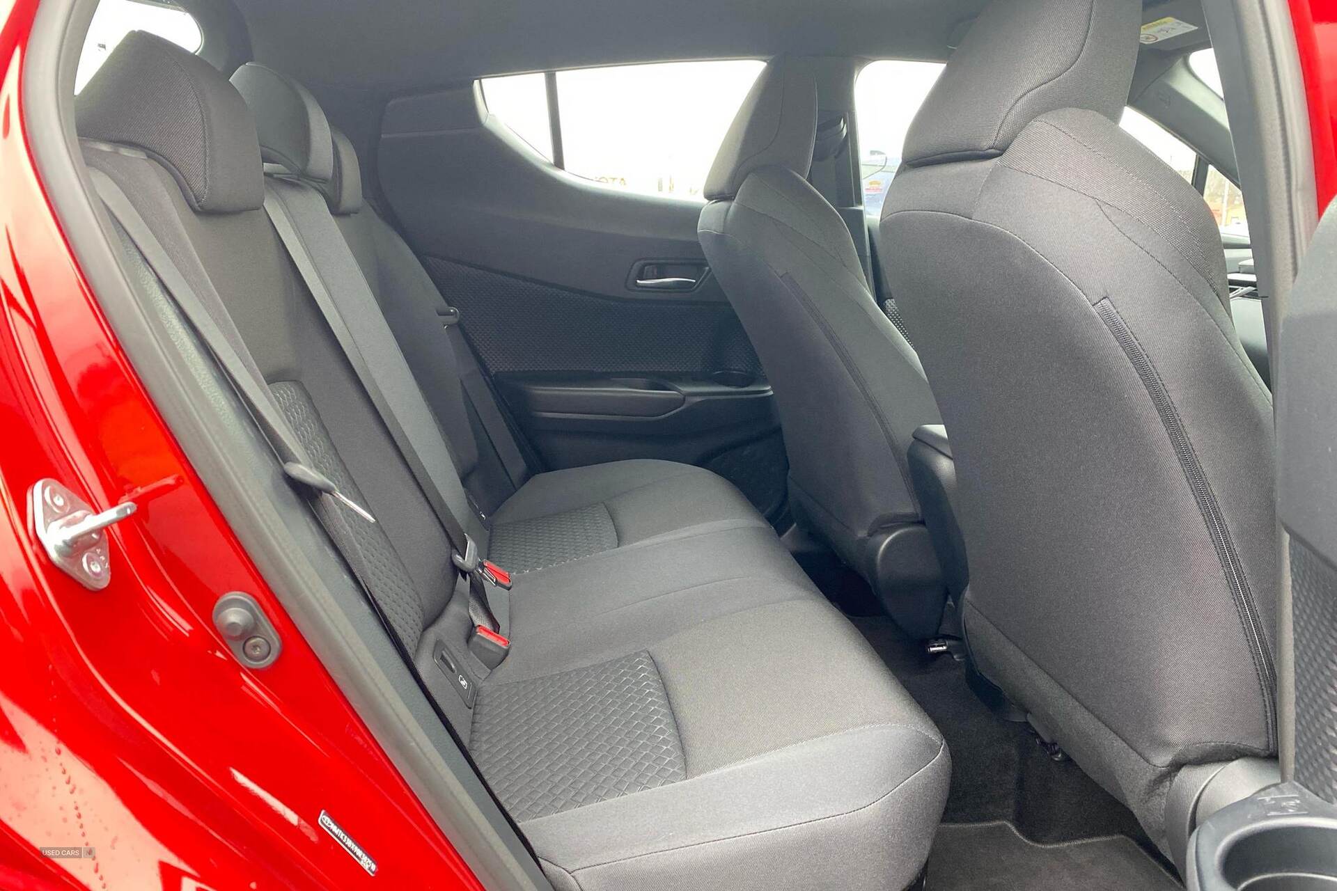Oct 2023 Toyota C-HR 1.8 Hybrid Icon 5dr CVT