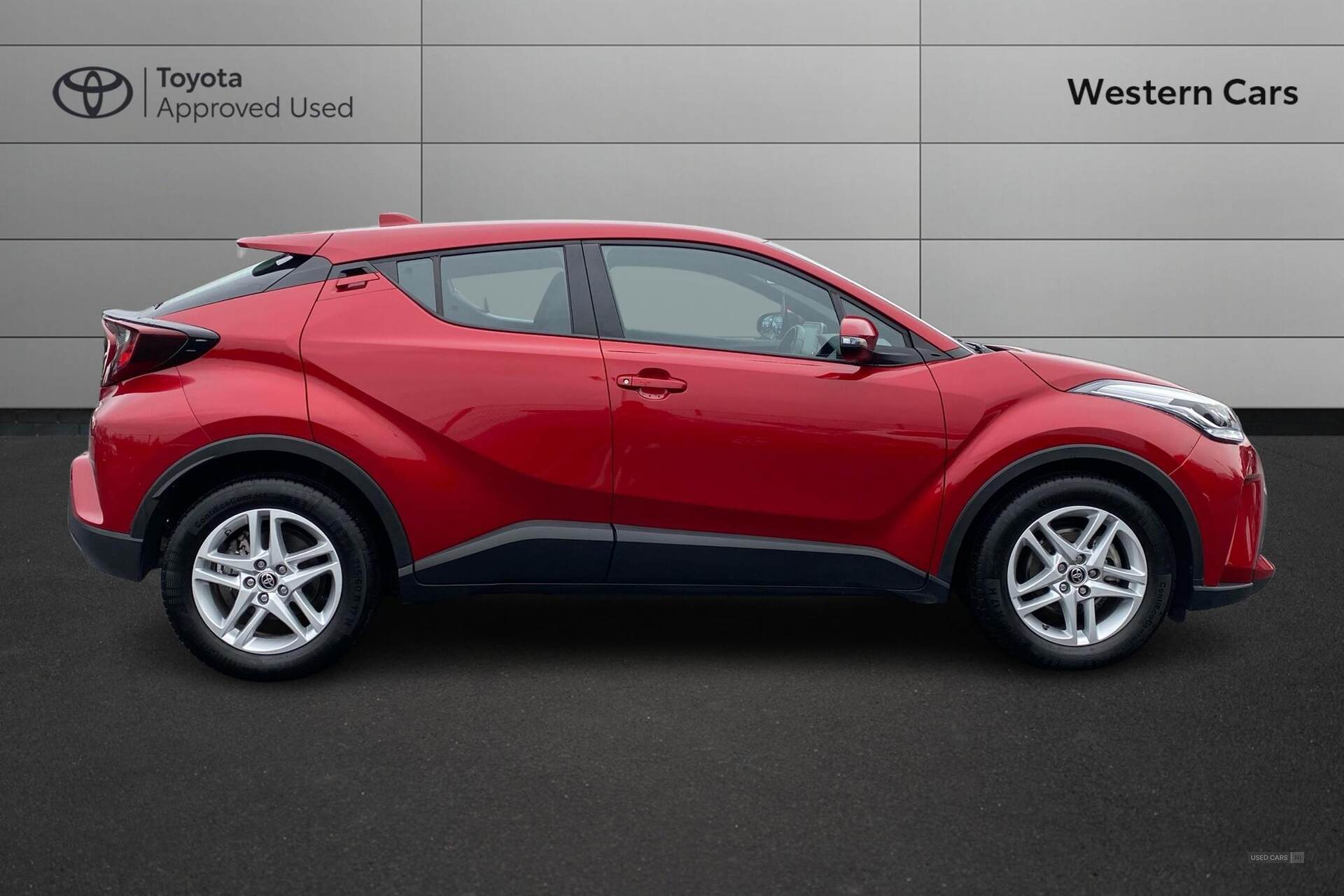 Oct 2023 Toyota C-HR 1.8 Hybrid Icon 5dr CVT