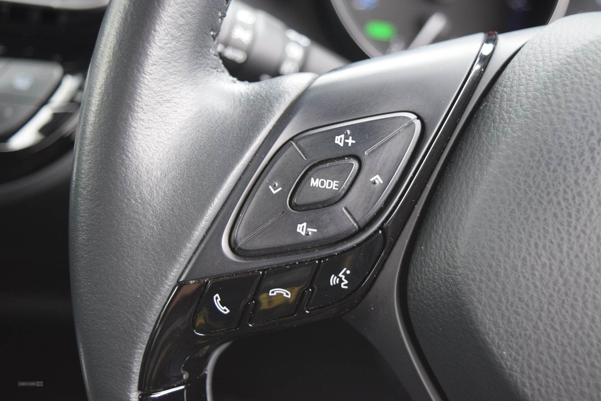 Mar 2022 Toyota C-HR 1.8 Hybrid Design 5dr CVT