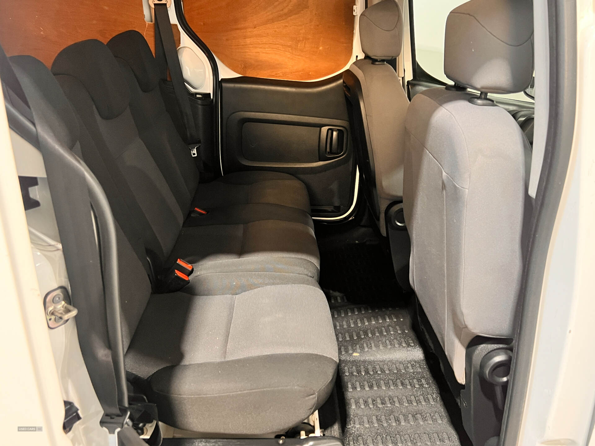 Dec 2016 Peugeot Partner 715 S 1.6 BlueHDi 100 Crew Van