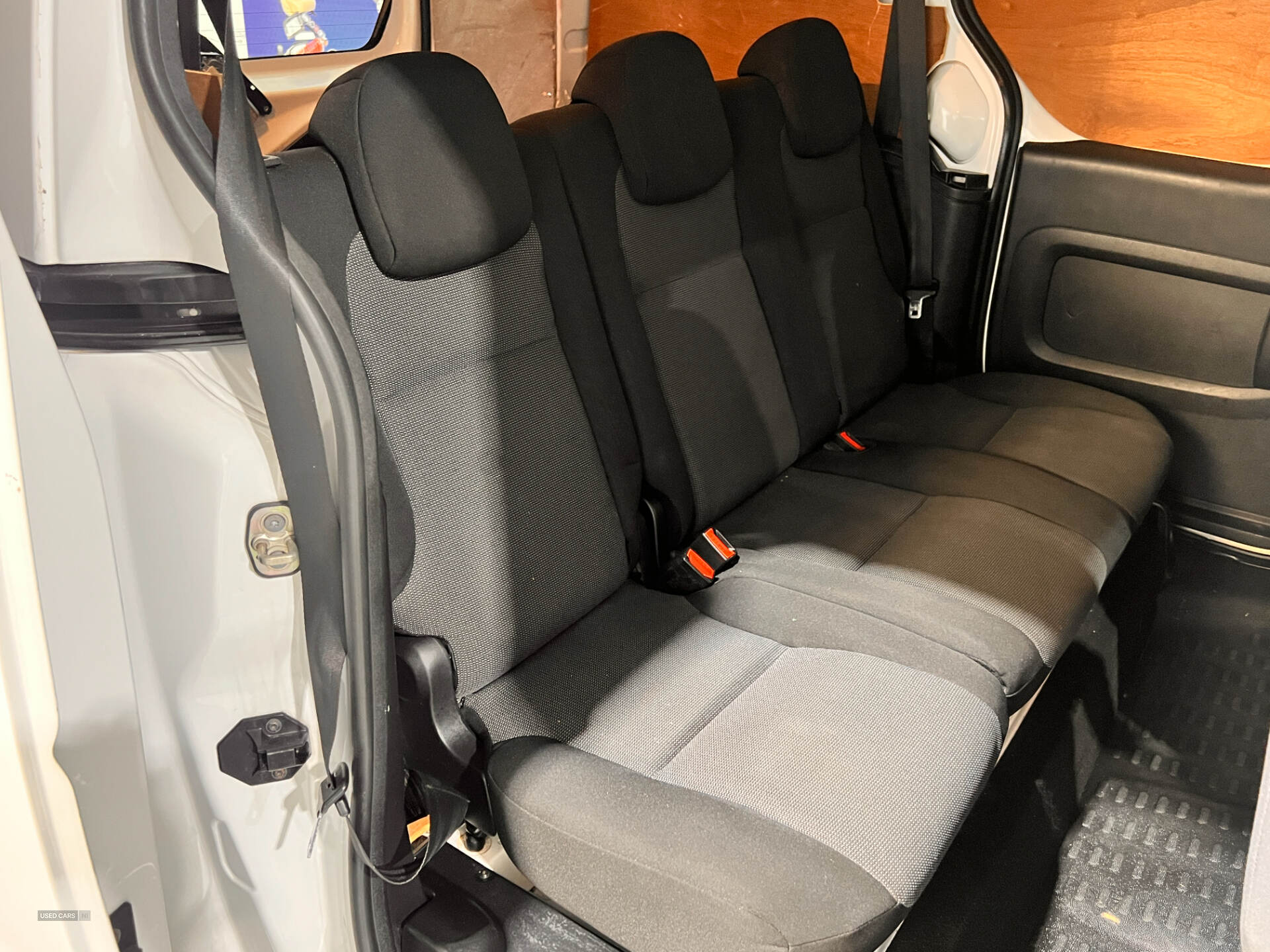 Dec 2016 Peugeot Partner 715 S 1.6 BlueHDi 100 Crew Van